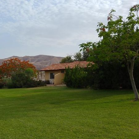 Almog Kibbutz Hotel Luaran gambar