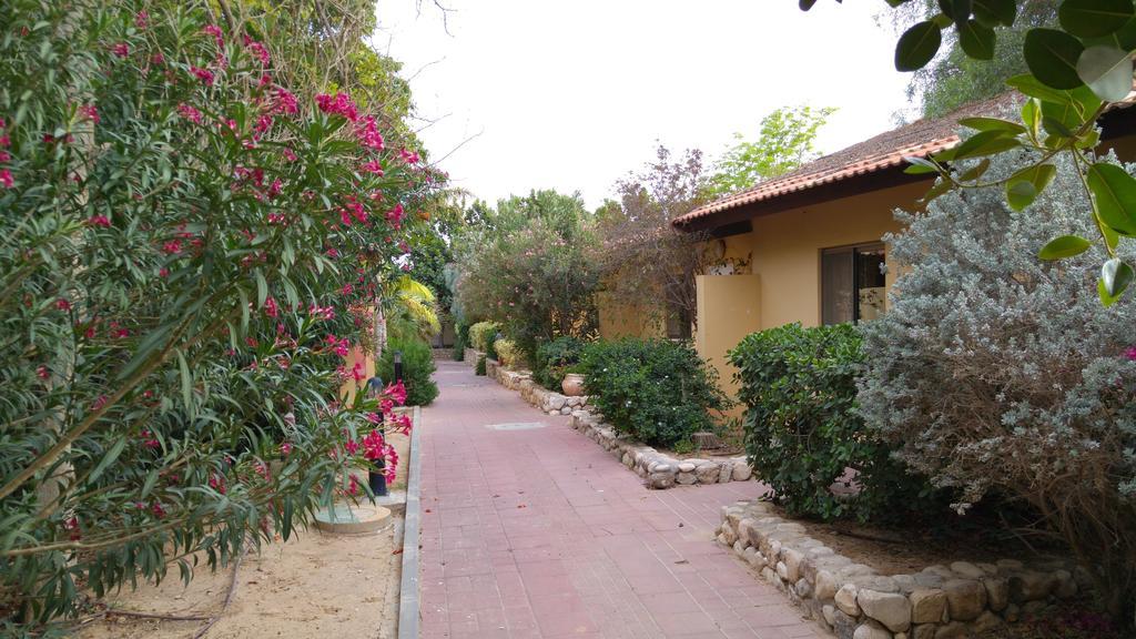 Almog Kibbutz Hotel Luaran gambar