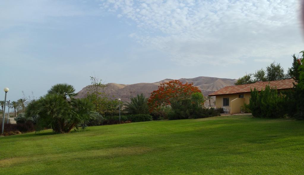 Almog Kibbutz Hotel Luaran gambar